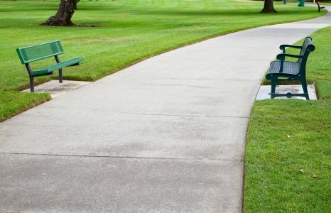 Sidewalk Cleaning for Curb Appeal: What Homeowners Should Expect From a Pro
